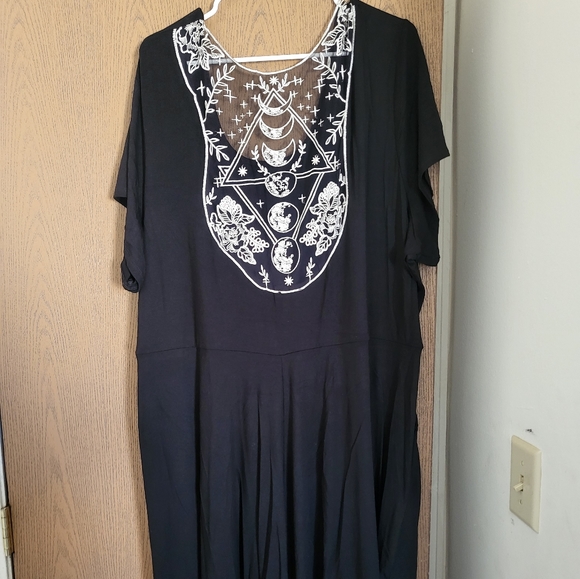 Black dress from Hot Topic, plus size 5 - Picture 7 of 7